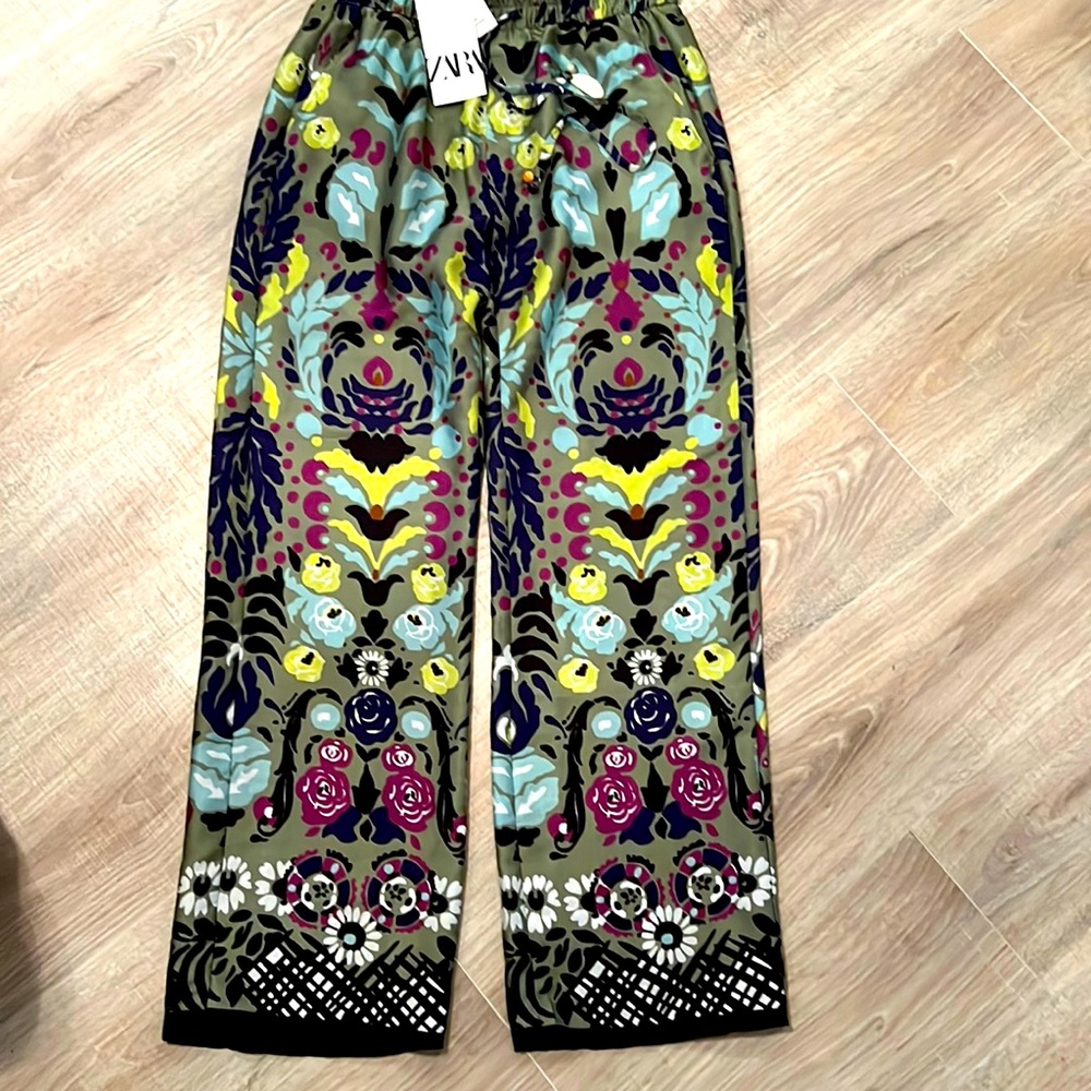 Zara multicolored wide leg satin like pants size M NWT